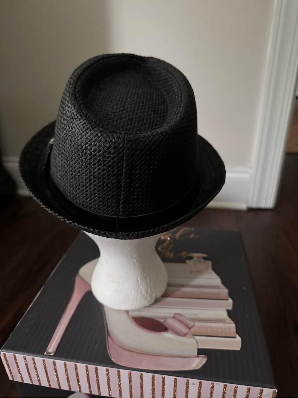 Black Woven Fedora Hat - Picture 3 of 4